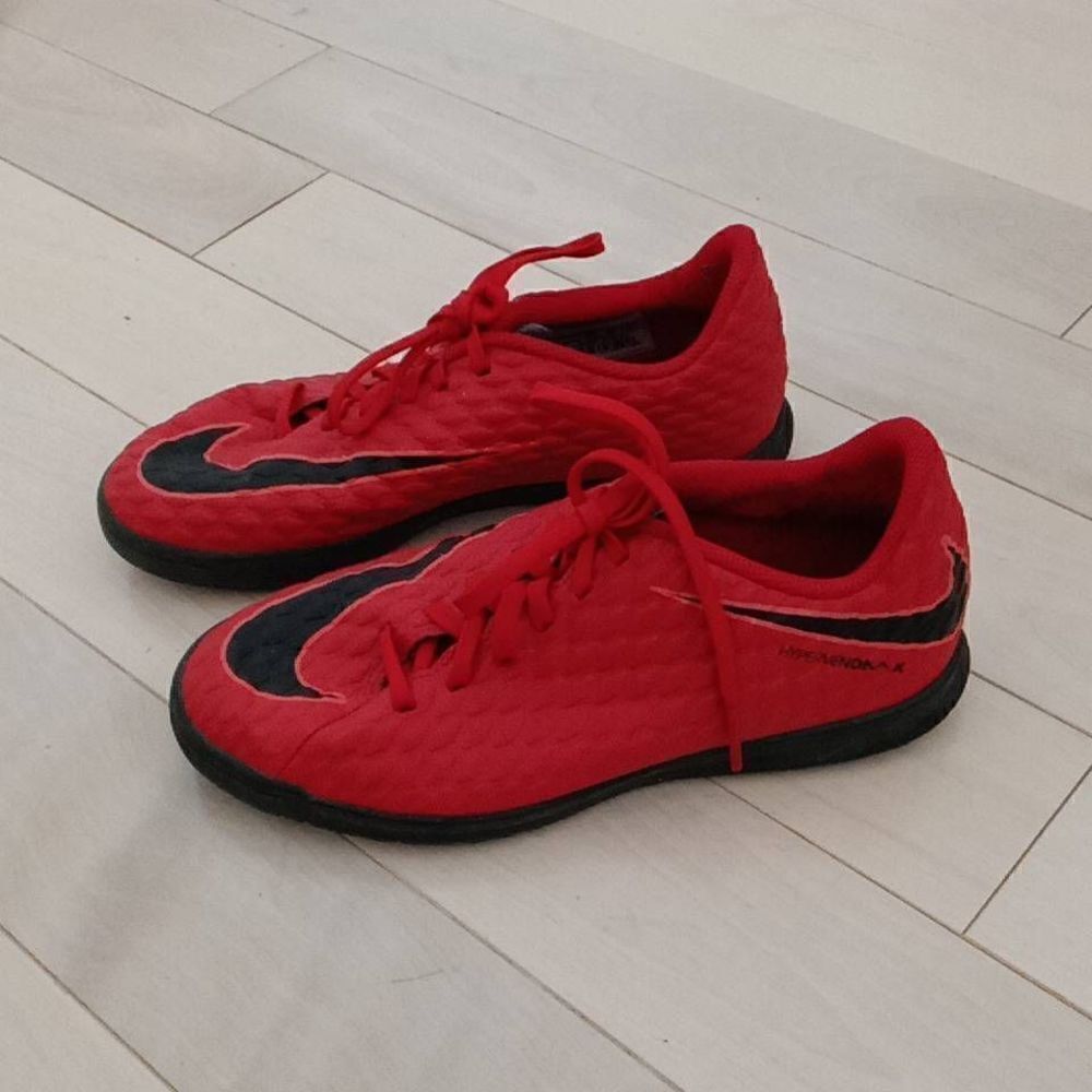 NIKE Kid's Halle Jr. HypervenomX Phade II Football Boots Red Size 4Y